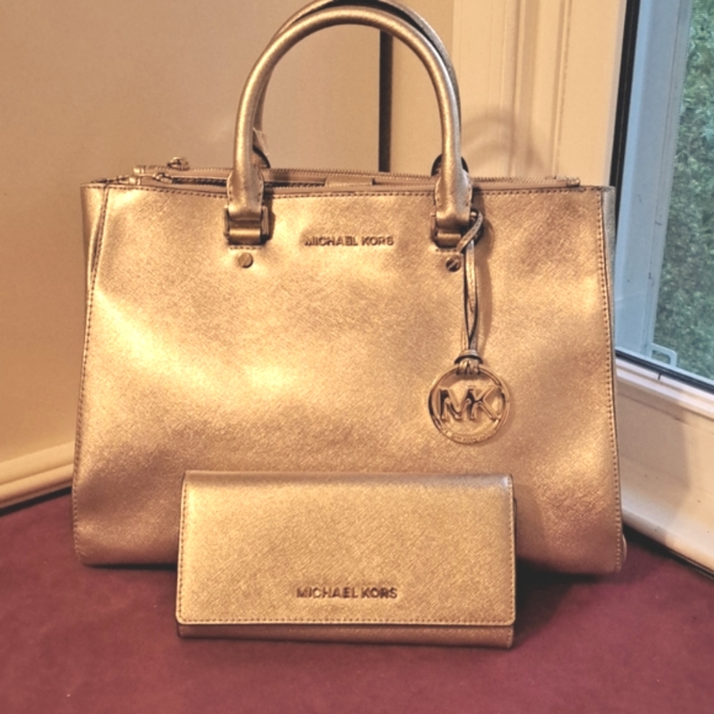 SOLD NEW Michael Kors Sutton Pale Gold Leather Satchel/CBwithTags - Picture 1 of 14